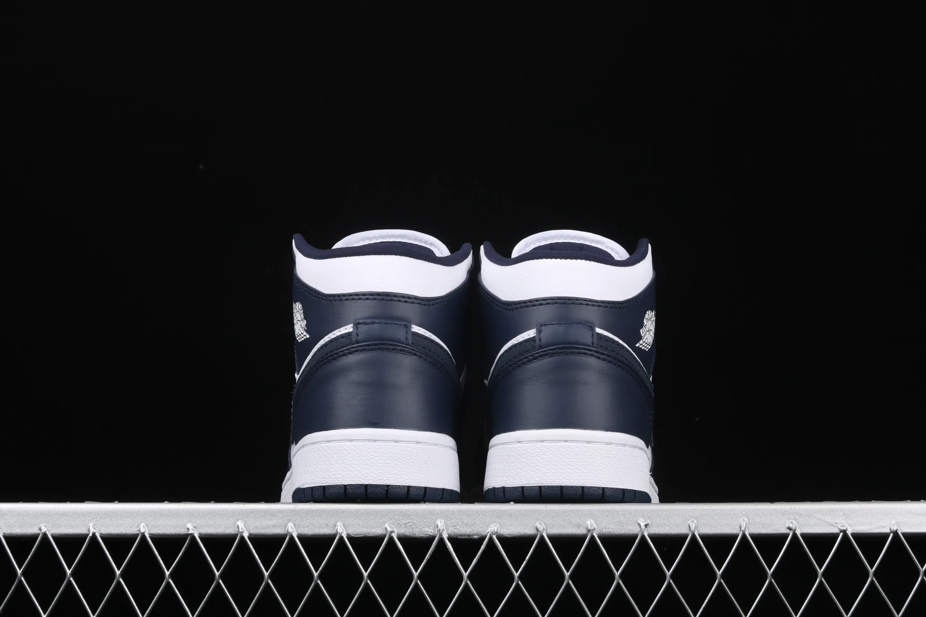 All categories Air Jordan Jordan series basketball shoes Air Jordan 1 Mid Air Jordan 1 Mid AJ1 Joe 1 mid-top series basketball shoes 554725-174